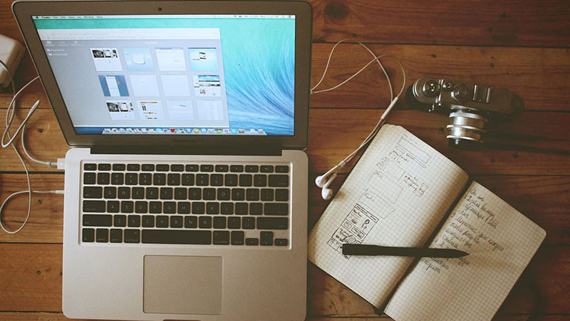 laptop-desk